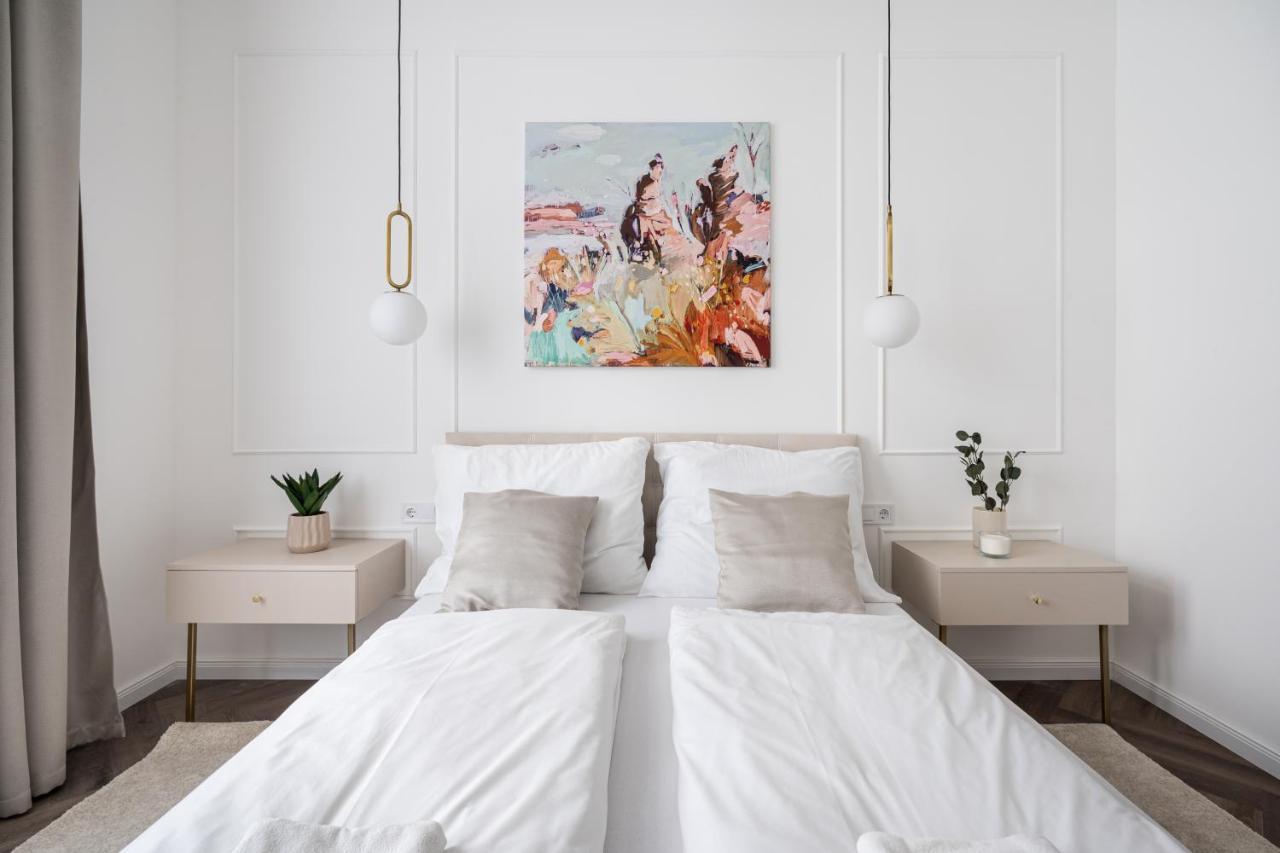 E13 - Grand Boulevard Heritage Suite - Best Location By Bqa Budapest Ngoại thất bức ảnh
