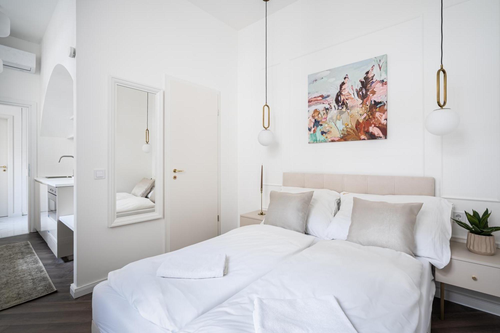 E13 - Grand Boulevard Heritage Suite - Best Location By Bqa Budapest Phòng bức ảnh